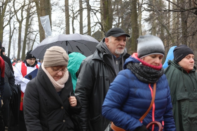 Droga Krzyżowa w intencji trzeźwości w byłym KL Birkenau 2017