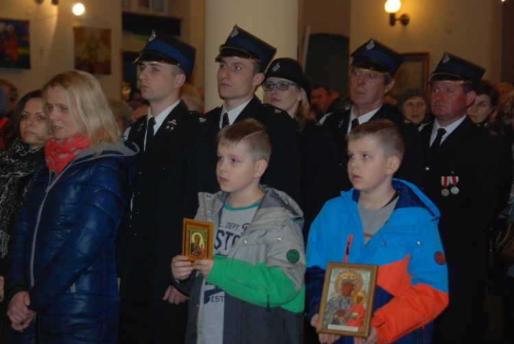 Powitanie ikony MB Częstochowskiej w parafii pw. Narodzenia NMP w Sochaczewie