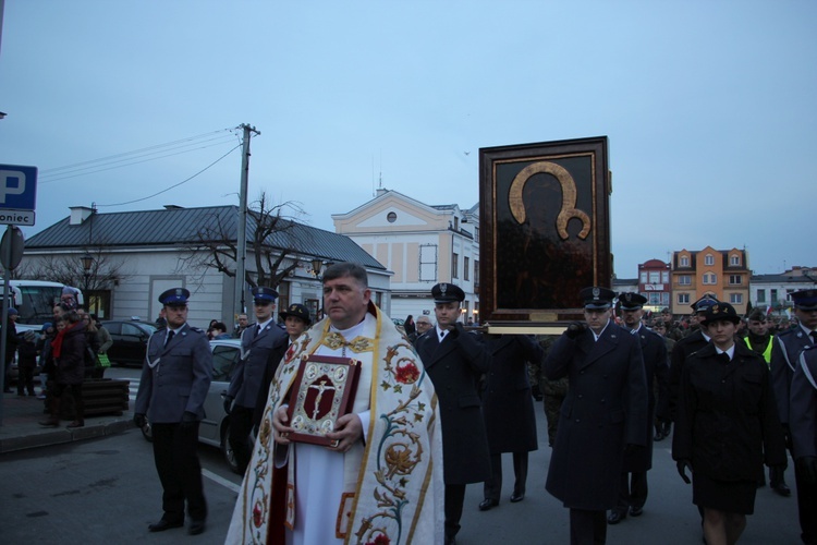 Powitanie ikony MB Częstochowskiej w parafii pw. św. Wawrzyńca w Sochaczewie