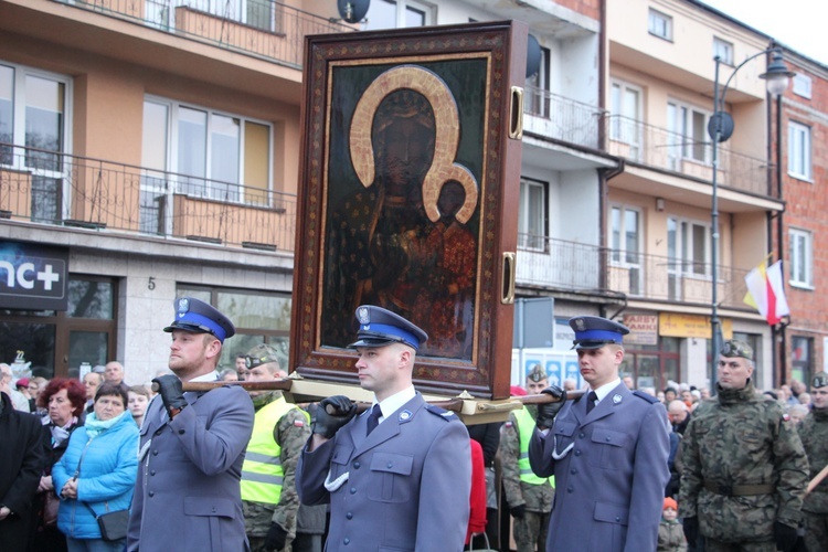 Powitanie ikony MB Częstochowskiej w parafii pw. św. Wawrzyńca w Sochaczewie