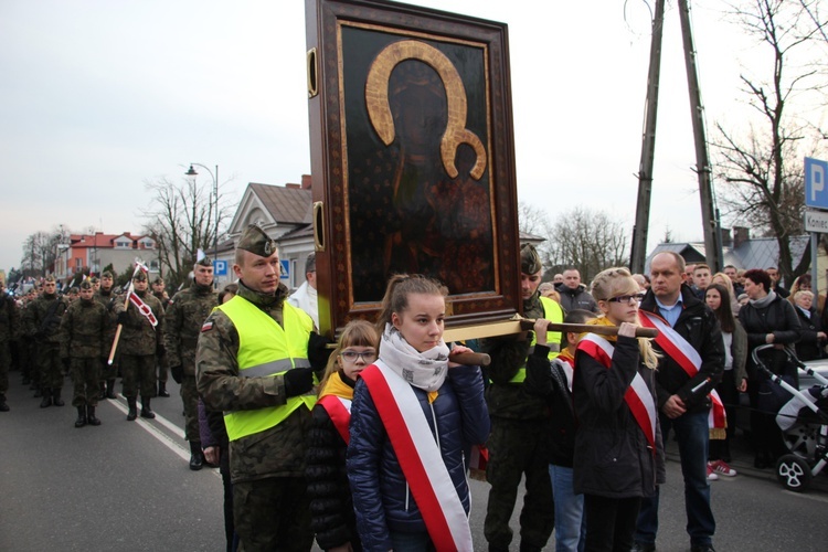 Powitanie ikony MB Częstochowskiej w parafii pw. św. Wawrzyńca w Sochaczewie