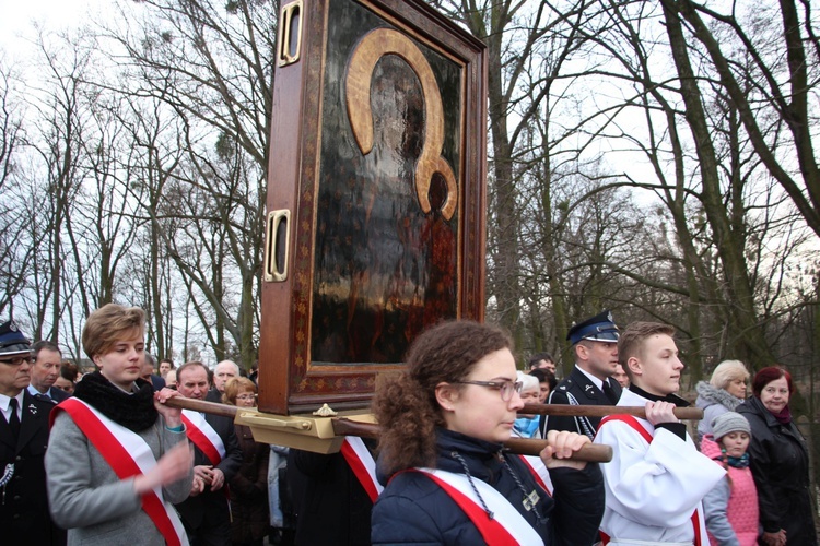 Powitanie ikony MB Częstochowskiej w Brzozowie