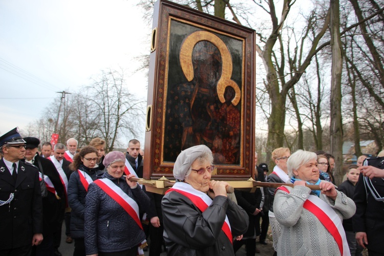 Powitanie ikony MB Częstochowskiej w Brzozowie