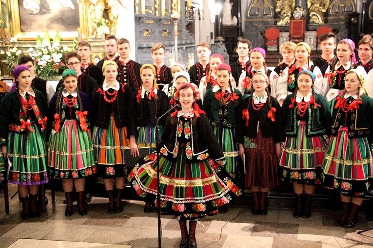 Solowy występ Malwiny Ciesielskiej był ozdobą pierwszej części koncertu
