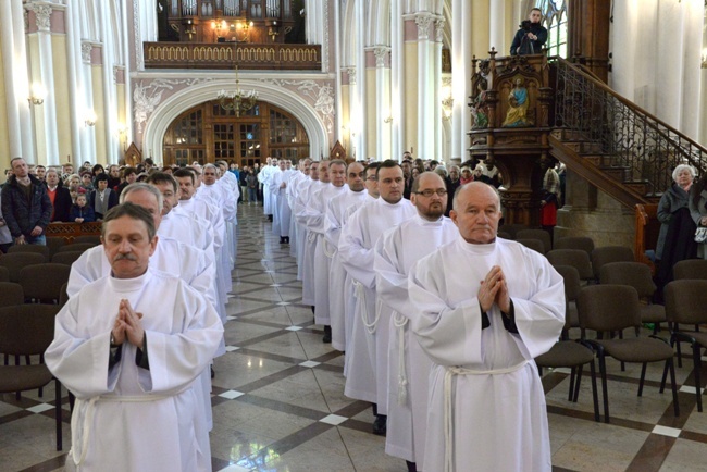 Kolejni nadzwyczajni szafarze Komunii św.