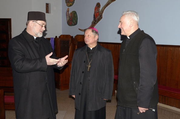 Wizyta w bazylice św. Kazimierza. Od lewej: bp Włodzimierz Juszczak, bp Henryk Tomasik i ks. prał. Grzegorz Senderski