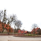 Widok na ceglaną część starej Matarni.