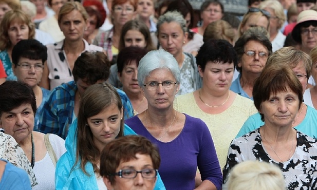 Niemcy: rozwija się debata na temat święceń diakonatu dla kobiet