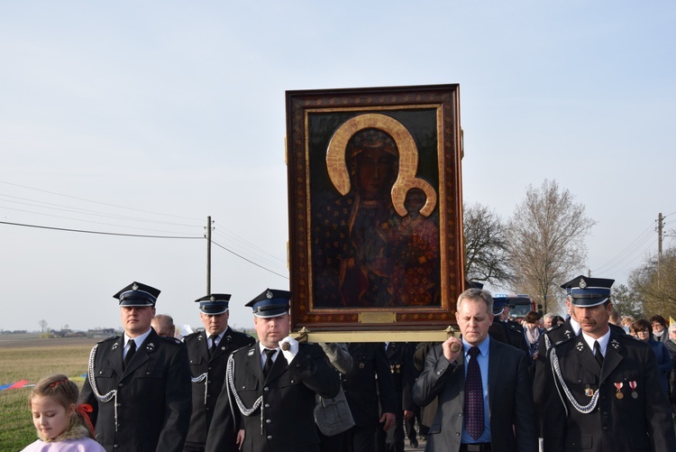 Powitanie ikony MB Częstochowskiej w Śleszynie