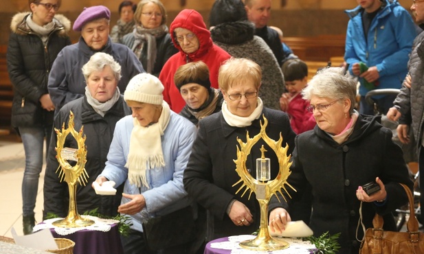 Parafianie uczcili relikwie apostołów Bożego Miłosierdzia