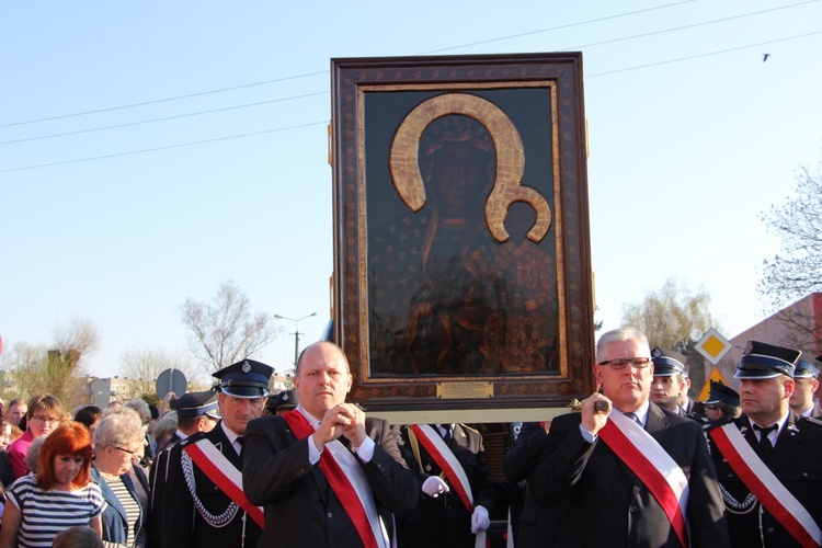 Powitanie ikony MB Częstochowskiej w Żychlinie