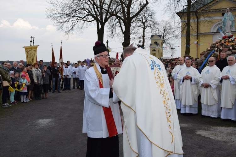 Powitanie ikony MB Częstochowskiej w Trębkach