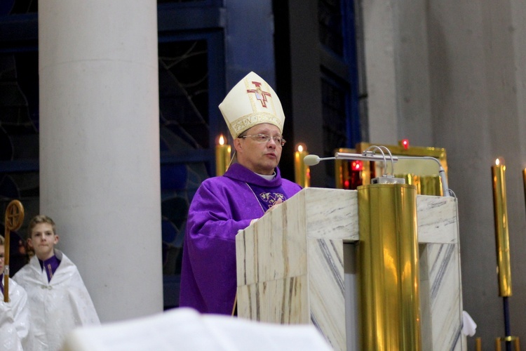 Bp Grzegorz Ryś w kościele św. Jadwigi w Krakowie