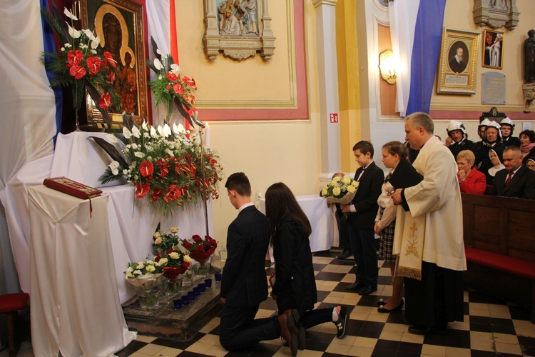 Powitanie ikony MB Częstochowskiej w Oporowie