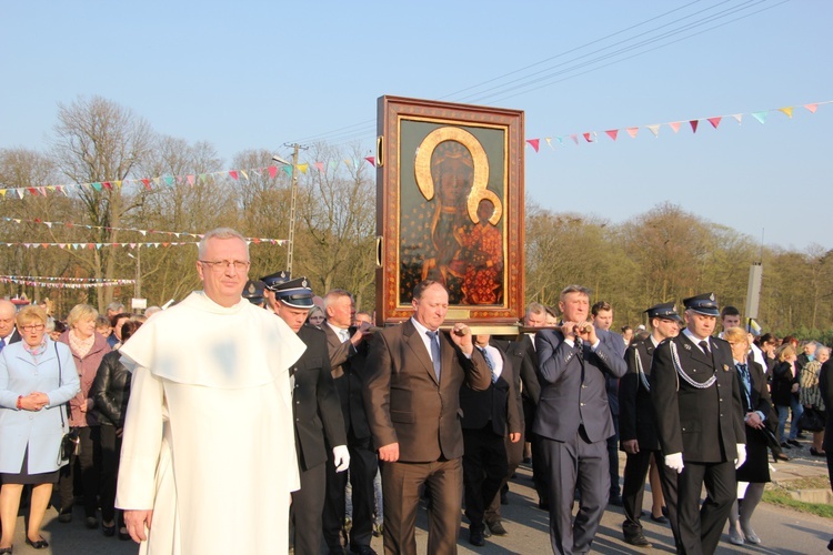 Powitanie ikony MB Częstochowskiej w Oporowie