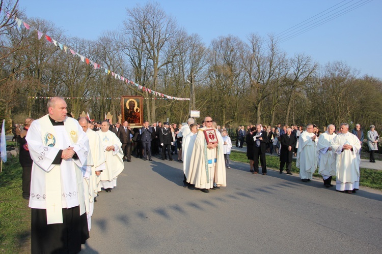 Powitanie ikony MB Częstochowskiej w Oporowie