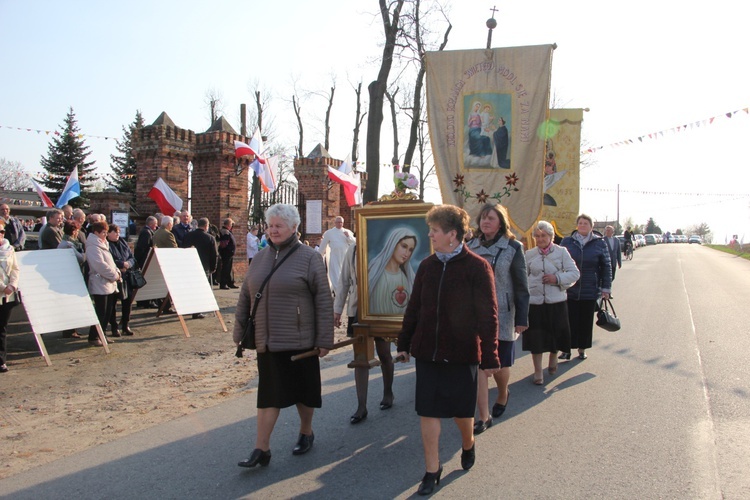 Powitanie ikony MB Częstochowskiej w Oporowie