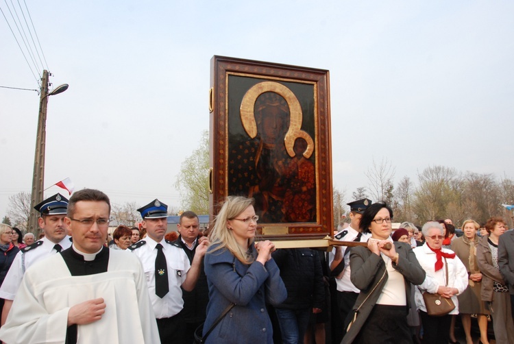 Powitanie ikony MB Częstochowskiej w Bedlnie