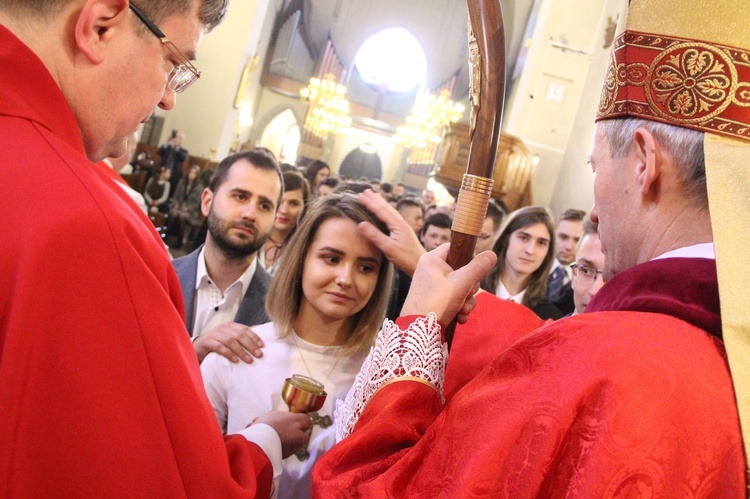 Bierzmowanie w bazylice św. Małgorzaty w Nowym Sączu cz. 1