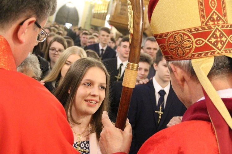 Bierzmowanie w bazylice św. Małgorzaty w Nowym Sączu cz. 2