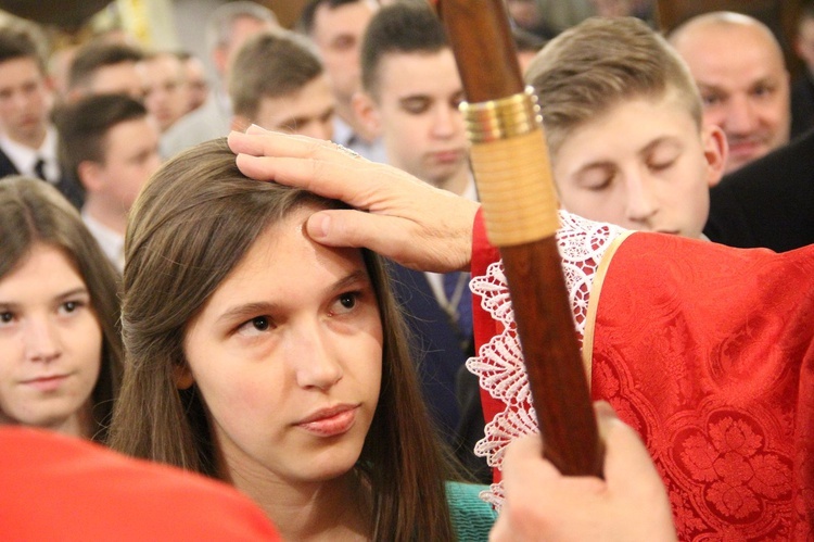 Bierzmowanie w bazylice św. Małgorzaty w Nowym Sączu cz. 2