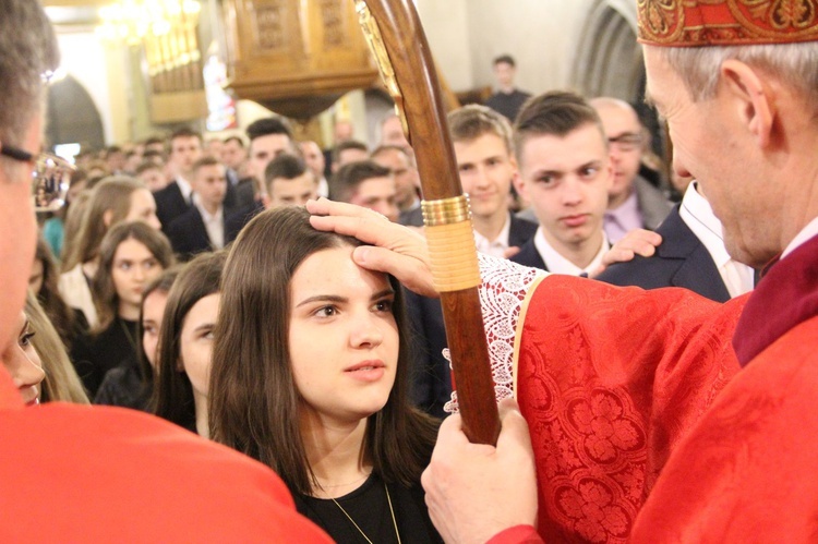 Bierzmowanie w bazylice św. Małgorzaty w Nowym Sączu cz. 2