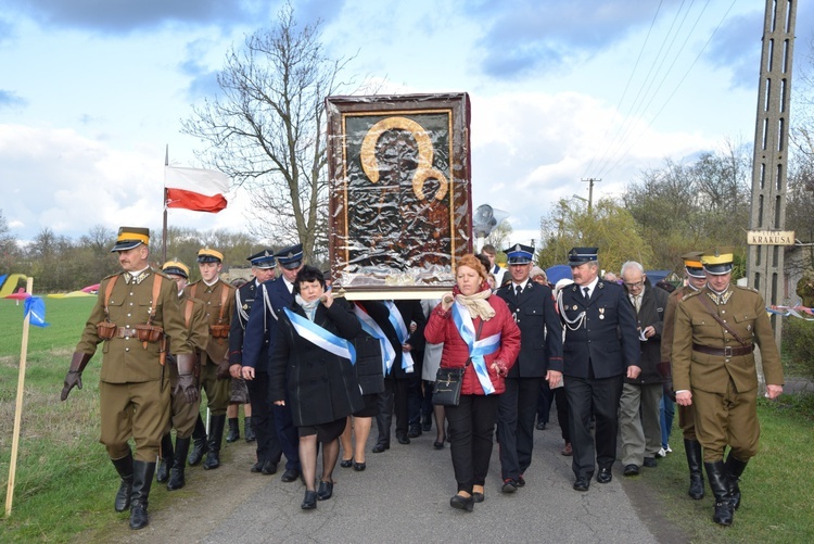 Powitanie ikony MB Częstochowskiej w Pleckiej Dąbrowie