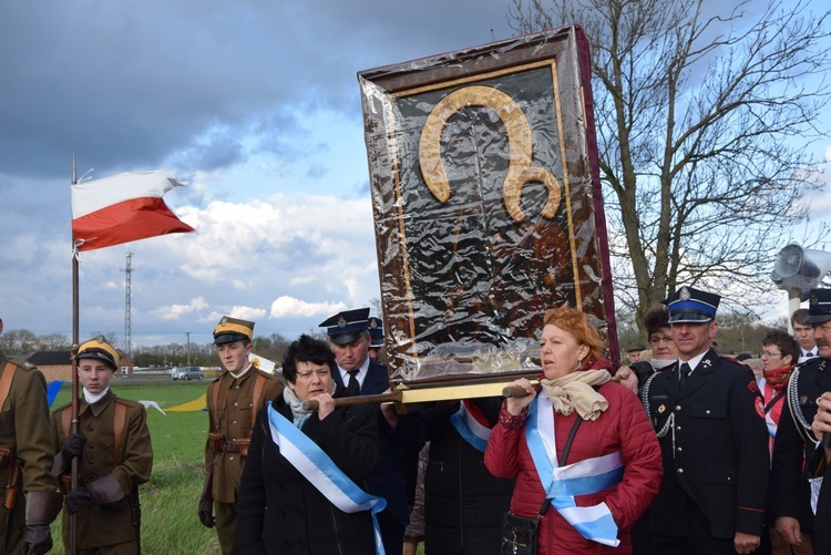 Powitanie ikony MB Częstochowskiej w Pleckiej Dąbrowie