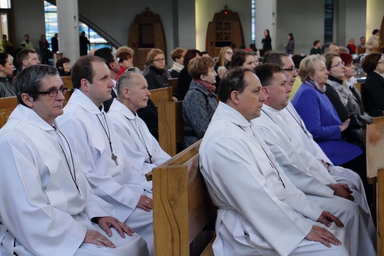 Błogosławieństwo nowych nadzwyczajnych szafarzy Eucharystii - 08.04.2017