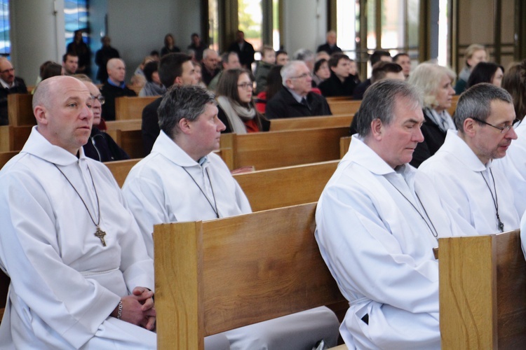 Błogosławieństwo nowych nadzwyczajnych szafarzy Eucharystii - 08.04.2017