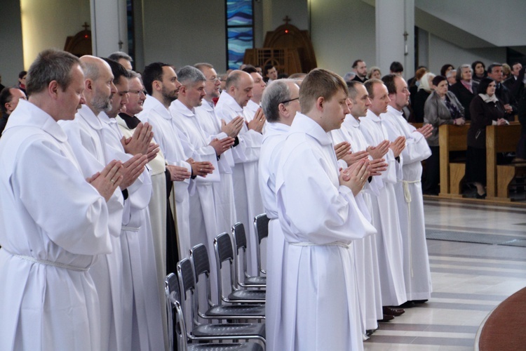 Błogosławieństwo nowych nadzwyczajnych szafarzy Eucharystii - 08.04.2017