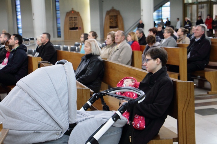 Błogosławieństwo nowych nadzwyczajnych szafarzy Eucharystii - 08.04.2017