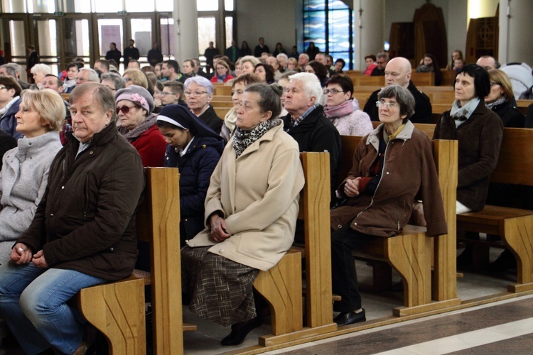 Błogosławieństwo nowych nadzwyczajnych szafarzy Eucharystii - 08.04.2017