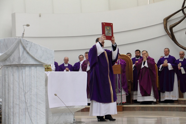 Błogosławieństwo nowych nadzwyczajnych szafarzy Eucharystii - 08.04.2017