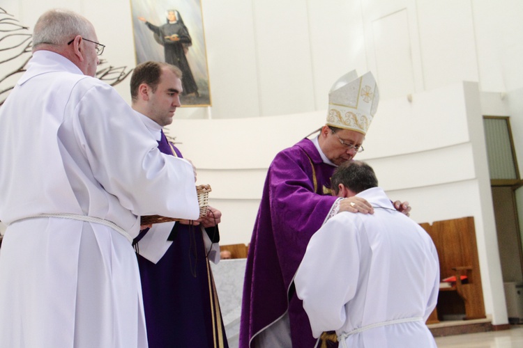 Błogosławieństwo nowych nadzwyczajnych szafarzy Eucharystii - 08.04.2017