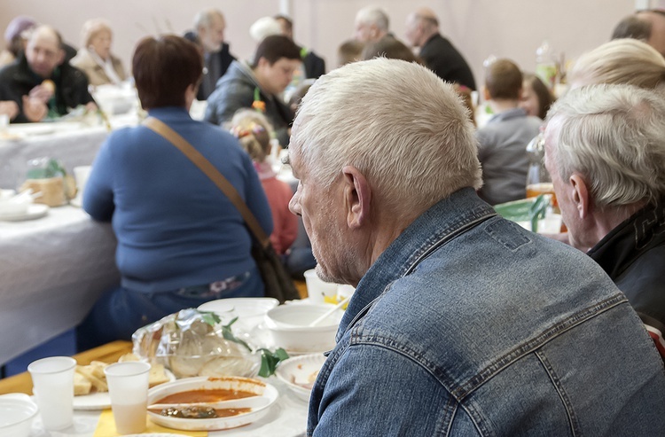 Śniadanie dla potrzebujących