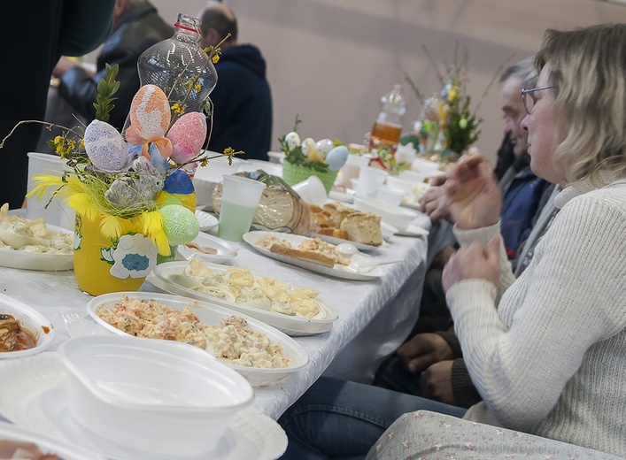 Śniadanie dla potrzebujących