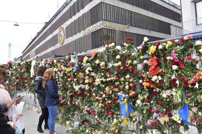 Po zamachu w Szwecji: Kontrowersyjna akcja domu towarowego