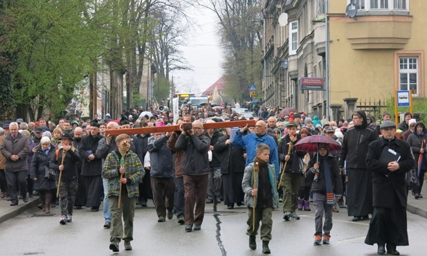 Krzyż na ulicach Bielska-Białej