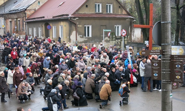 Krzyż na ulicach Bielska-Białej