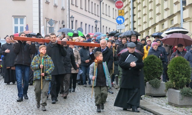 Krzyż na ulicach Bielska-Białej