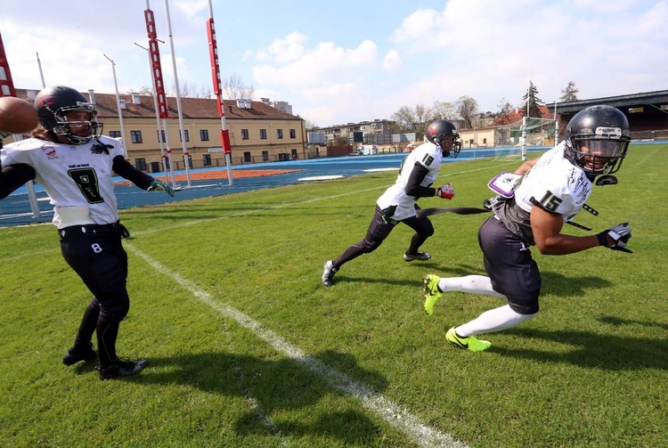 "Wilki Łódzkie" vs. "Kraków Football Kings"