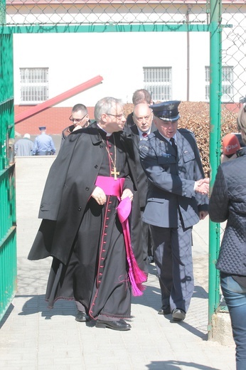 Biskup w ZK Zaręba