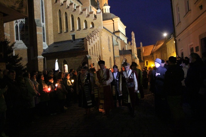 Droga Krzyżowa ulicami Tarnowa