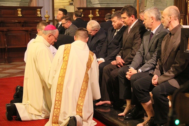 Abp Stanisław Budzik dokonał obrzędu umycia nóg