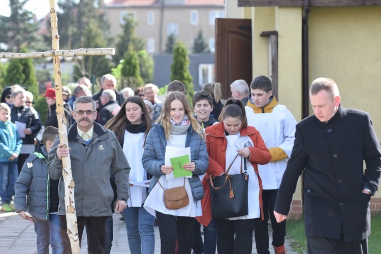 Wielki Piątek. Droga Krzyżowa przez ulicami Świdnicy