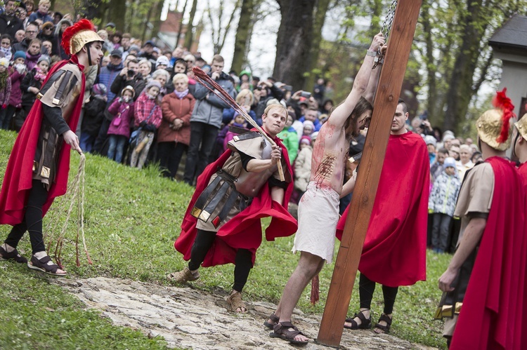 Wielkopiątkowe Misterium w Piekarach Śląskich