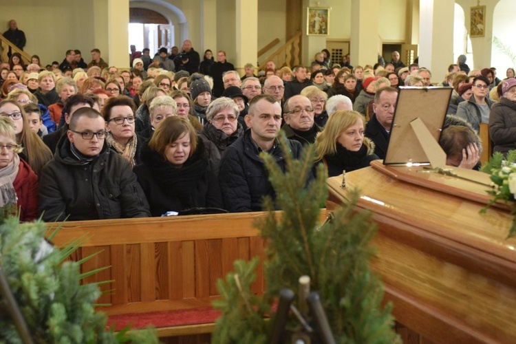 Pogrzeb ofiar katestrofy w Świebodzicach