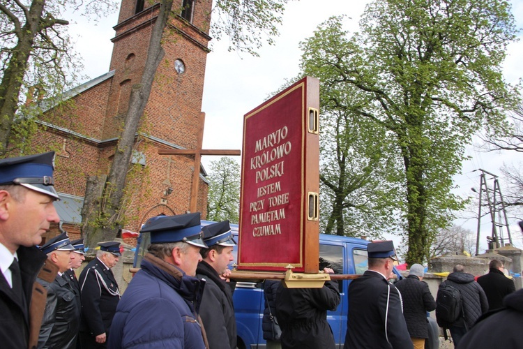 Powitanie ikony MB Częstochowskiej w Strzegocinie