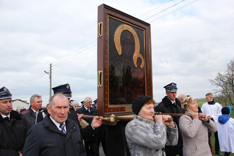 Powitanie ikony MB Częstochowskiej w Strzegocinie